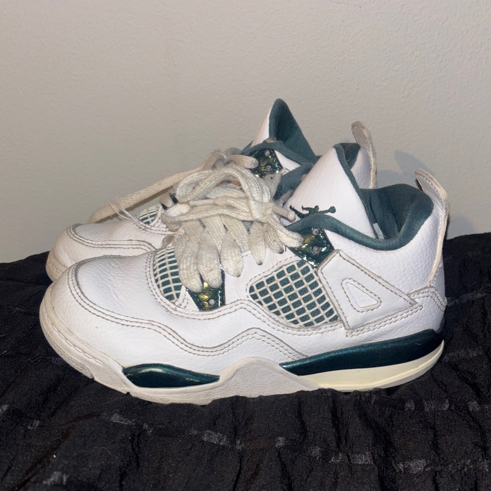 Kids Jordan 4 oxidized green
